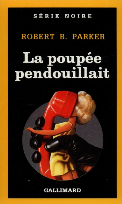 La poupée pendouillait