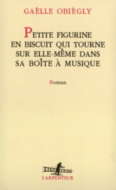 Petite figurine en biscuit qui tourne sur elle-même dans sa boîte à musique