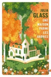 Une maison parmi les arbres